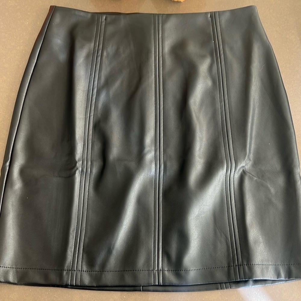 MANGOPOP Mini Skirt